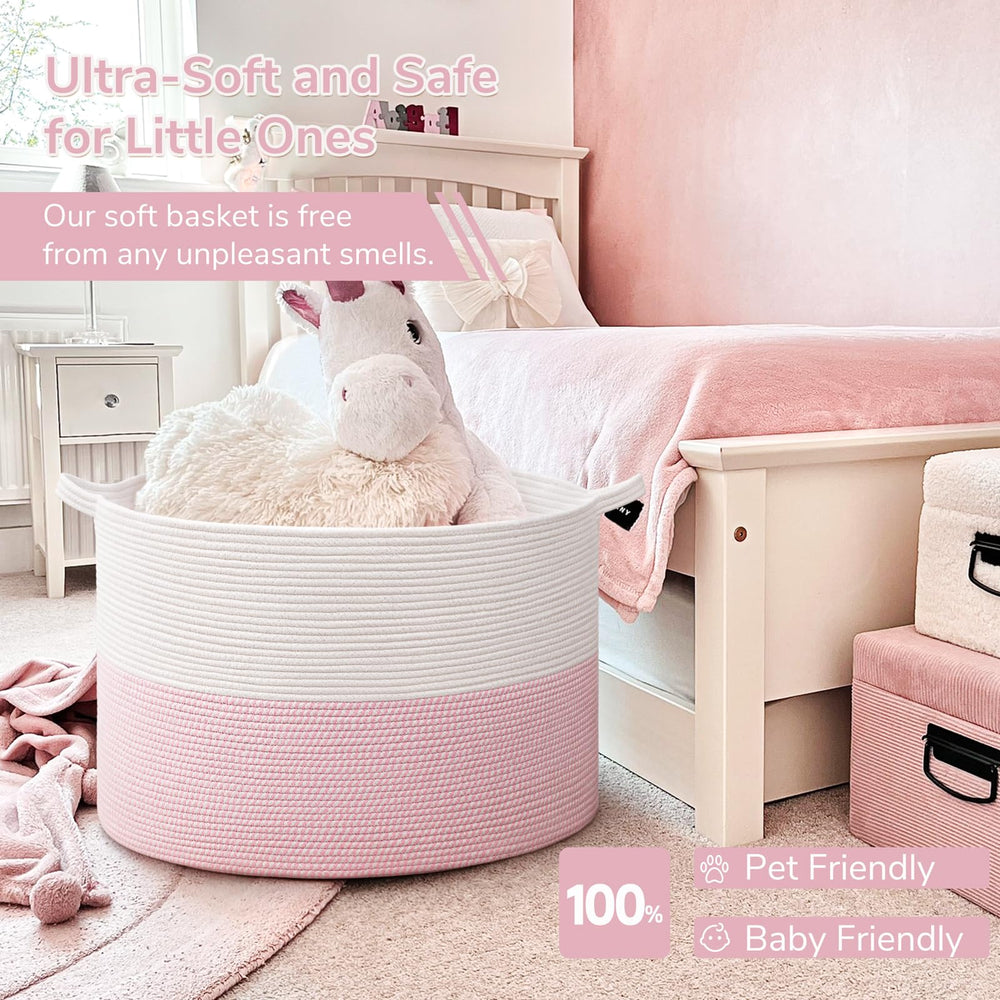 IndressMe 115L pink basket storing blankets, a cozy bedroom solution.