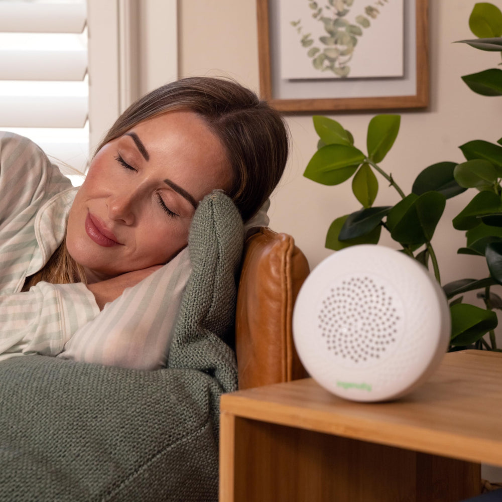 Carrier clip on the Pock-a-Bye soother demonstrates hands-free soothing on the go.