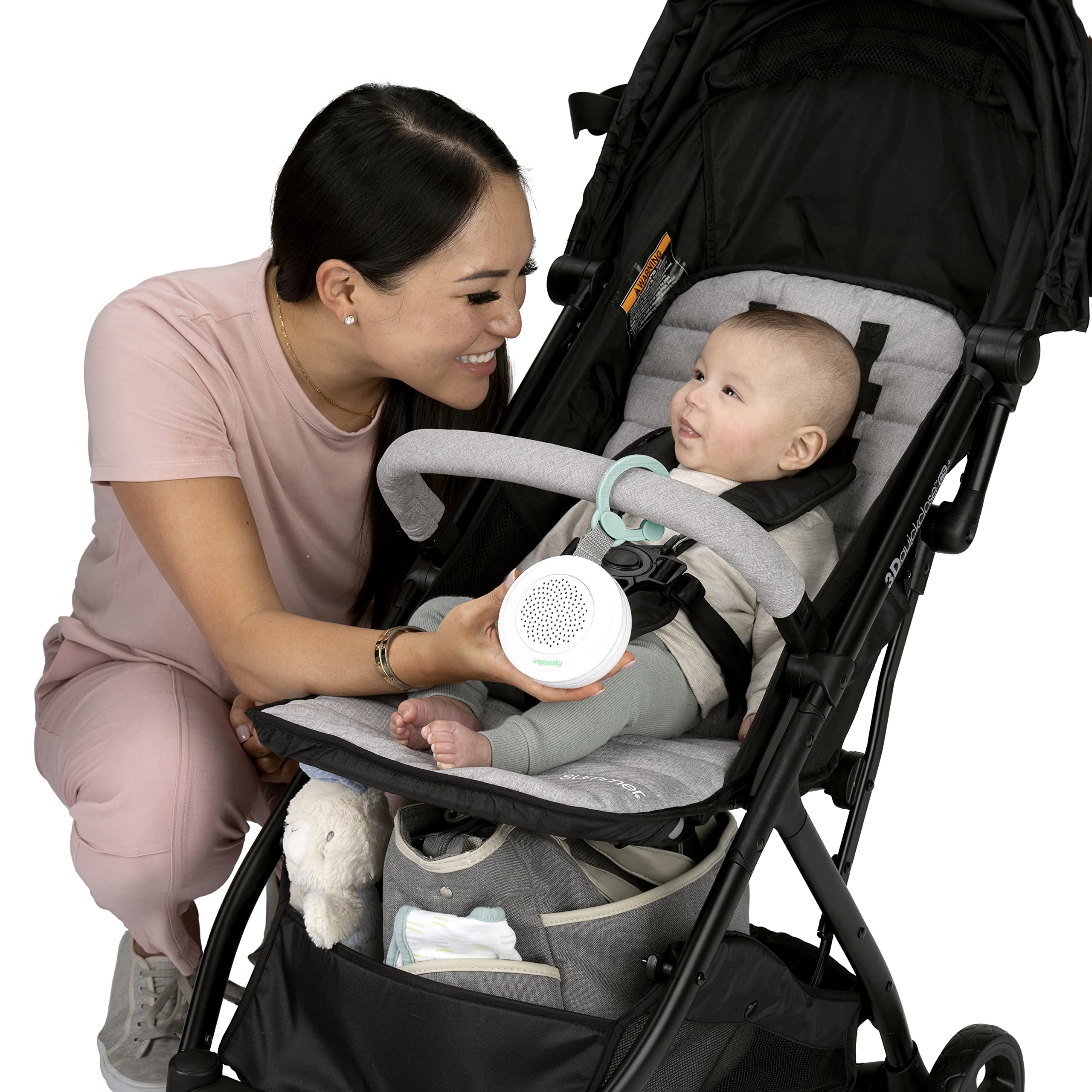 Removable link on the Pock-a-Bye soother enables quick switching between home and travel.
