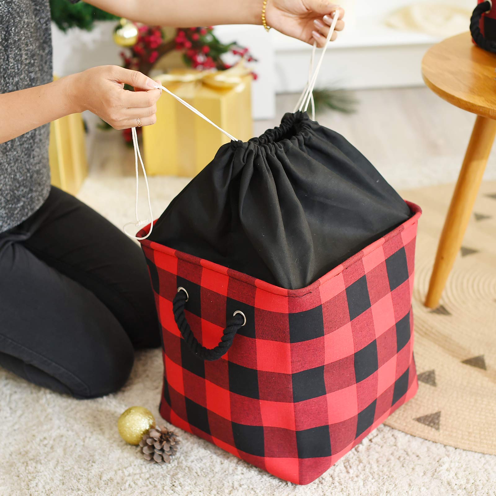 INough drawstring closure bin keeps contents secure and dust-free
