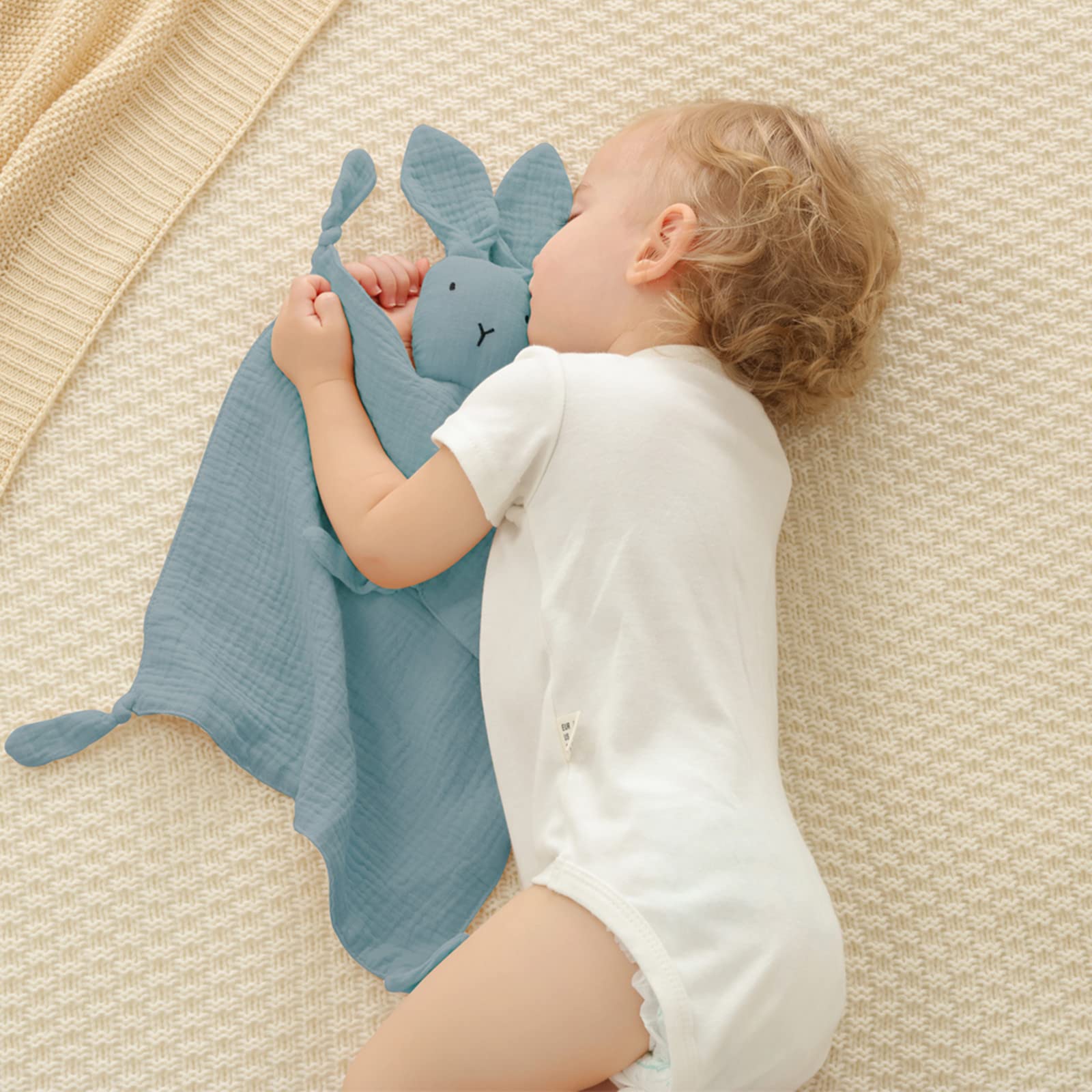 Insular Lovey is easy to care and machine washable.