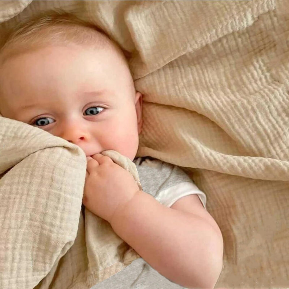 Insular muslin swaddle bear-pattern 47x47 adds playful style and security.