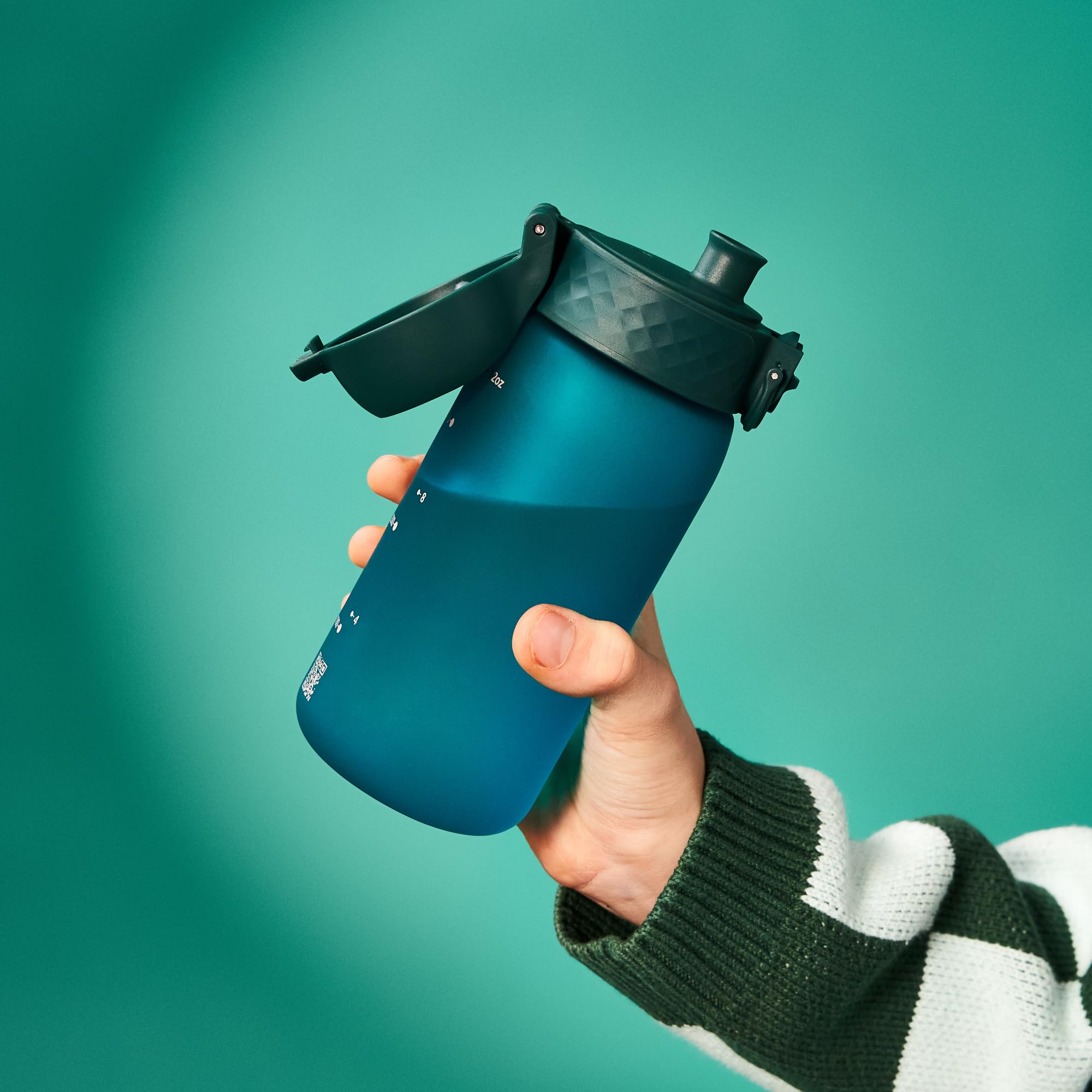 Ion8 bottle with hidden carry handle ready to go.