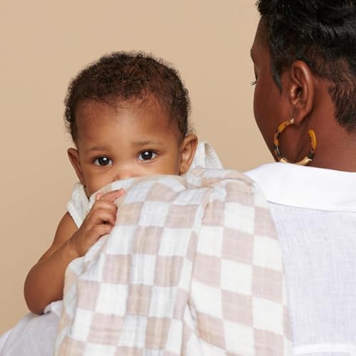 Itzy Ritzy Breastfeeding Boss on the go travel essential