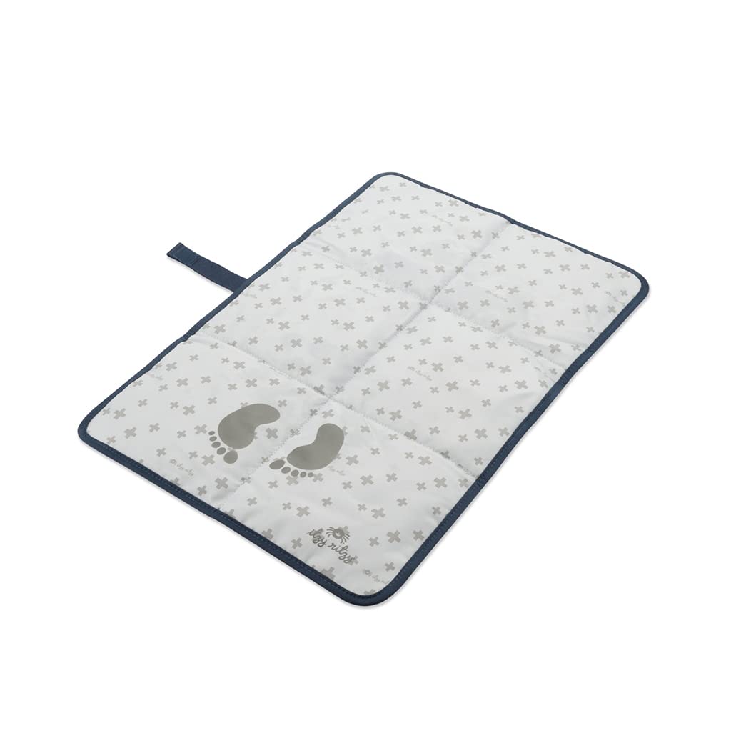 Itzy Ritzy Dream Backpack rubber base keeps the bag steady and easy to wipe.