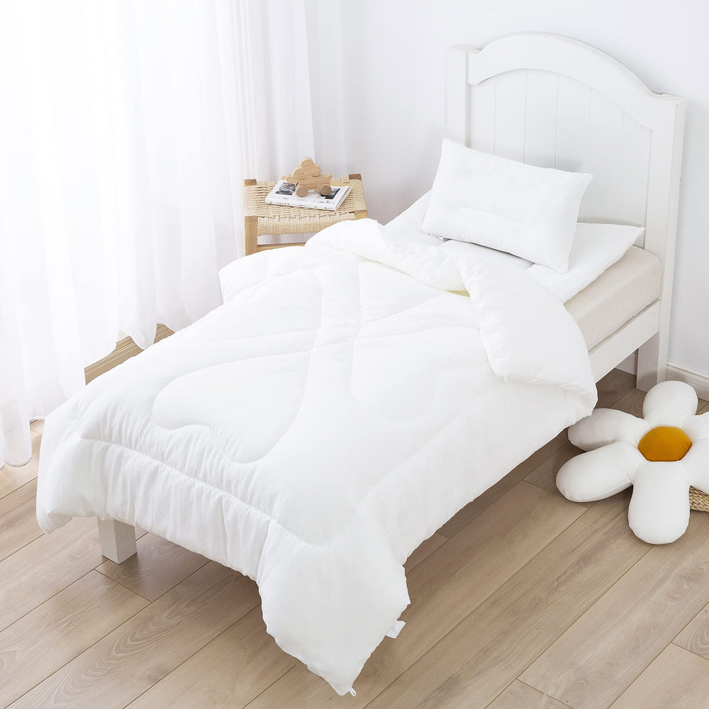 J-pinno down-alternative comforter for kids, easy care and machine washable