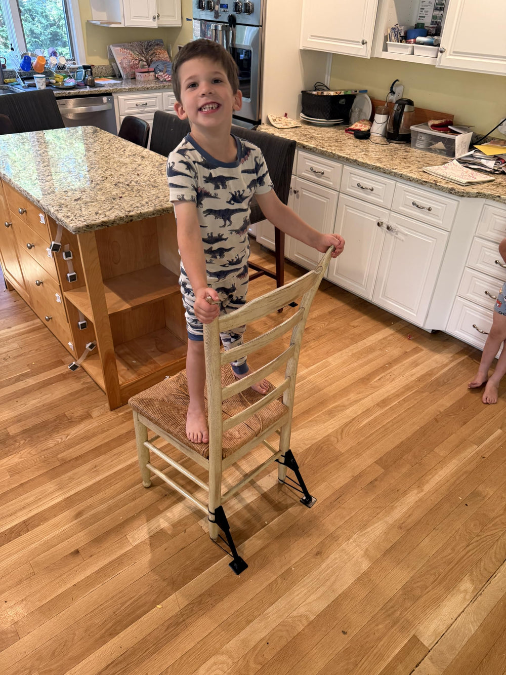 Jackaroo Leg Classic highchair stabilizer keeps highchairs steady during meals