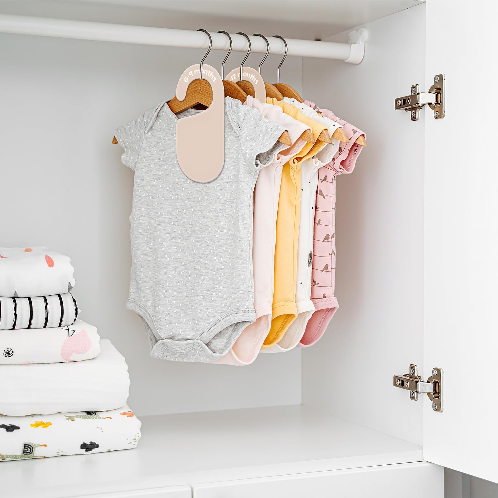 JarThenaAMCS durable acrylic material supports long-term nursery use.