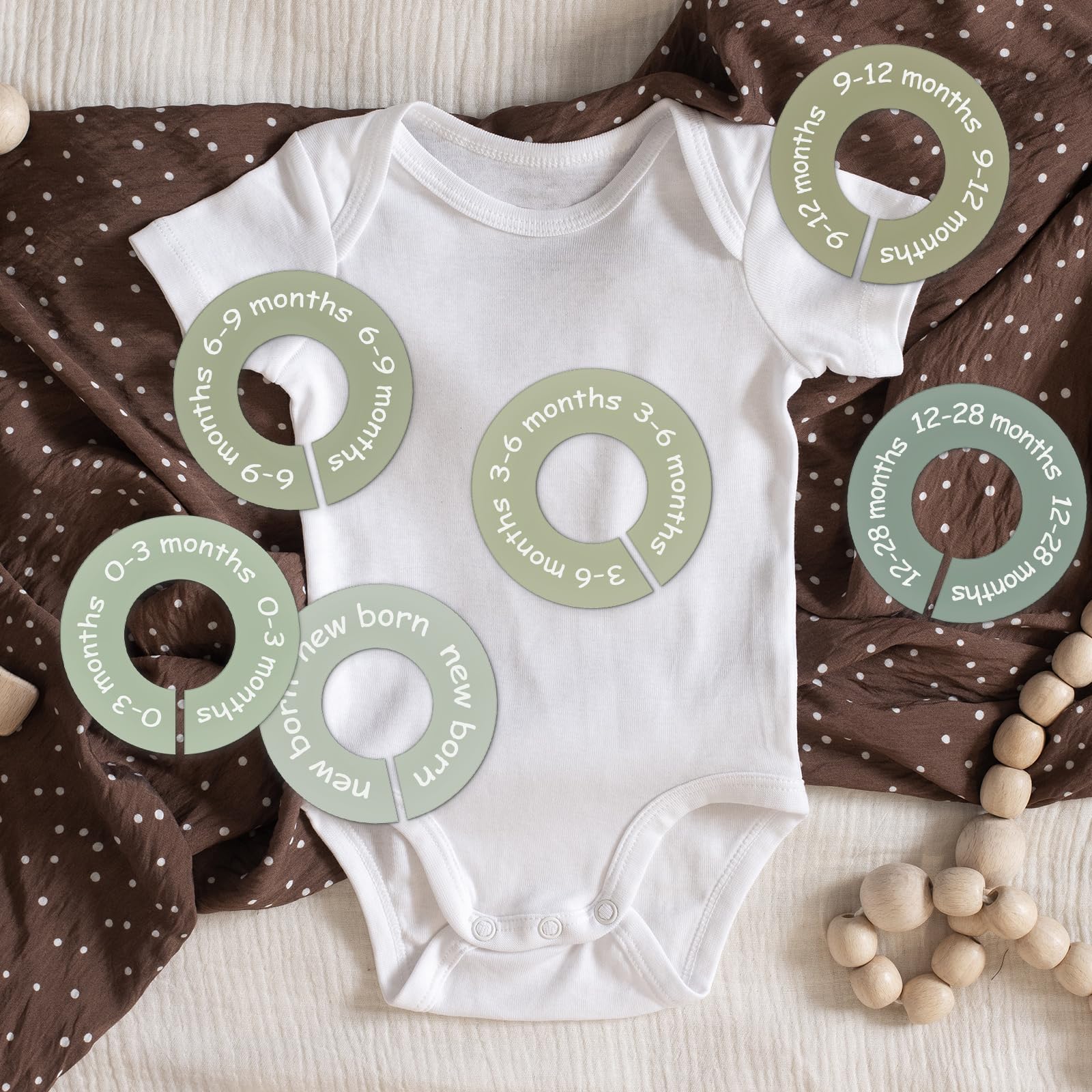 JarThenaAMCS baby shower favor divider offers a practical keepsake.