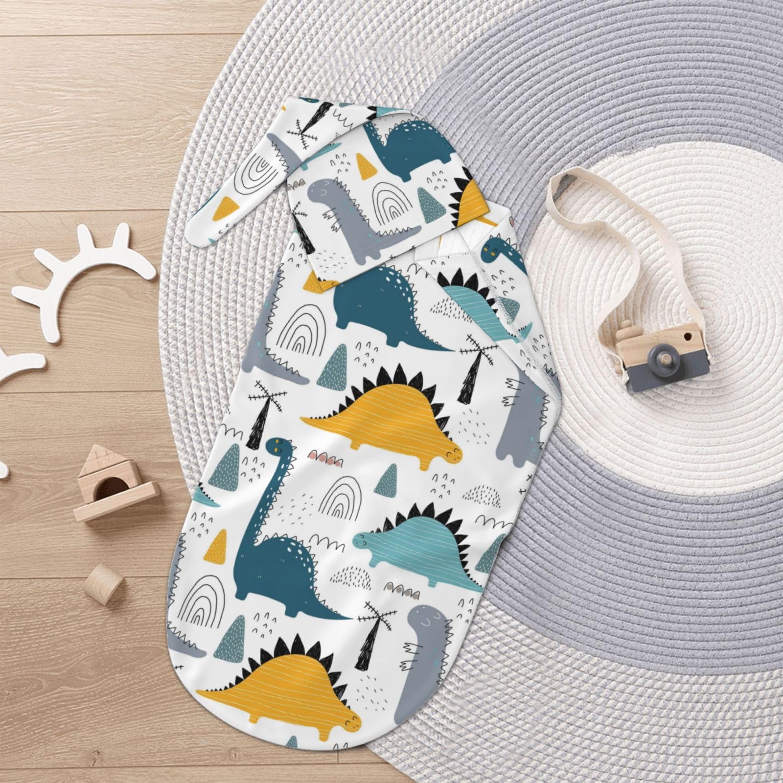 Hat included for a complete newborn photography outfit by Jarverce.