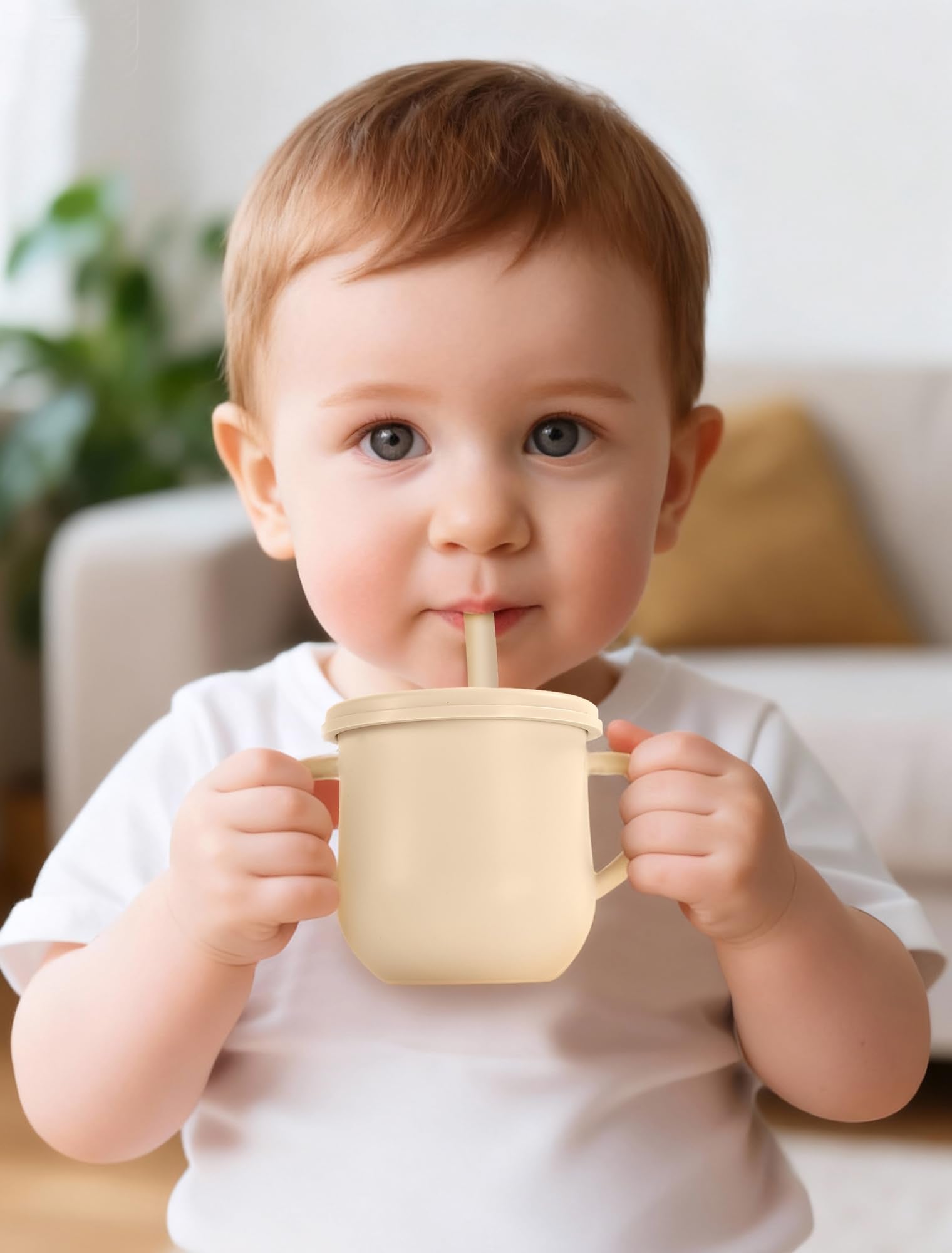 JELLDJK sippy cup supports self-feeding with a textured lid.