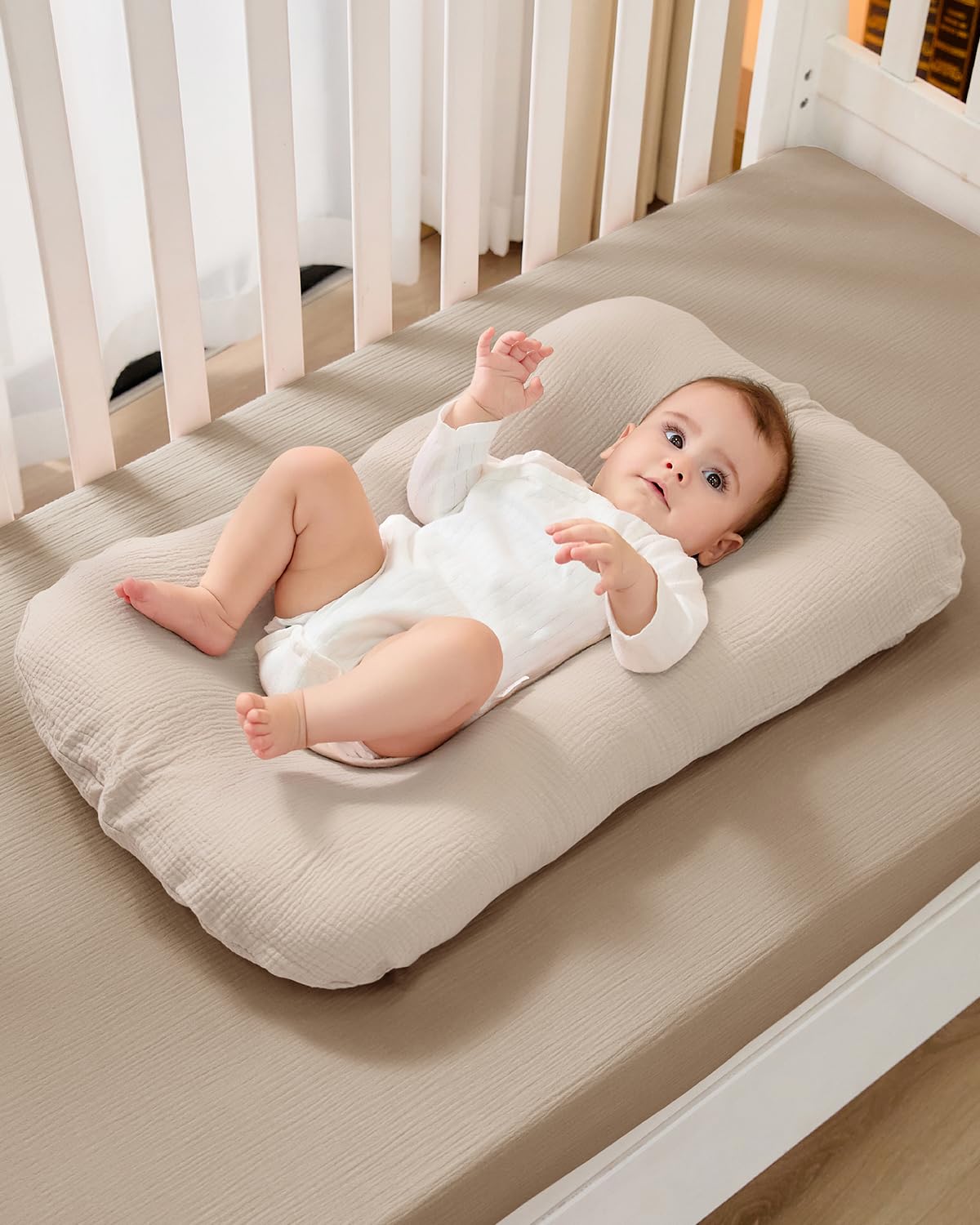 JELLYMONI cover protects the lounger from minor leaks and spills