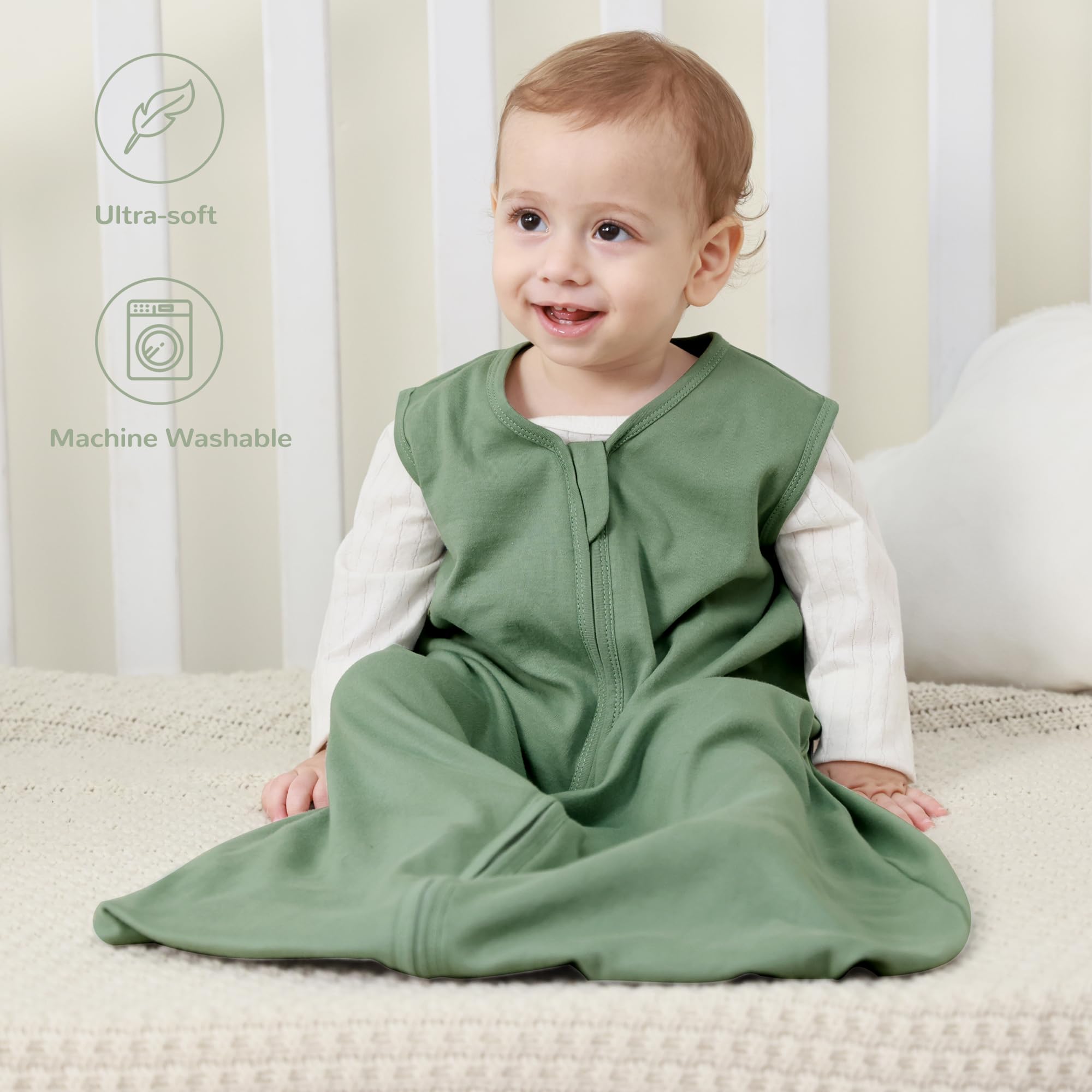 JELLYMONI sleep sack two-way zipper enables easy diaper changes.
