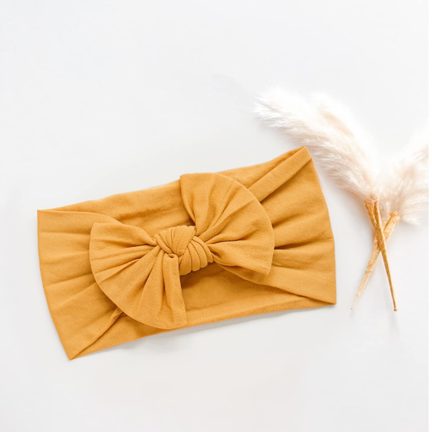 Jesries headbands with bows enhance outfits for photos and daily moments.