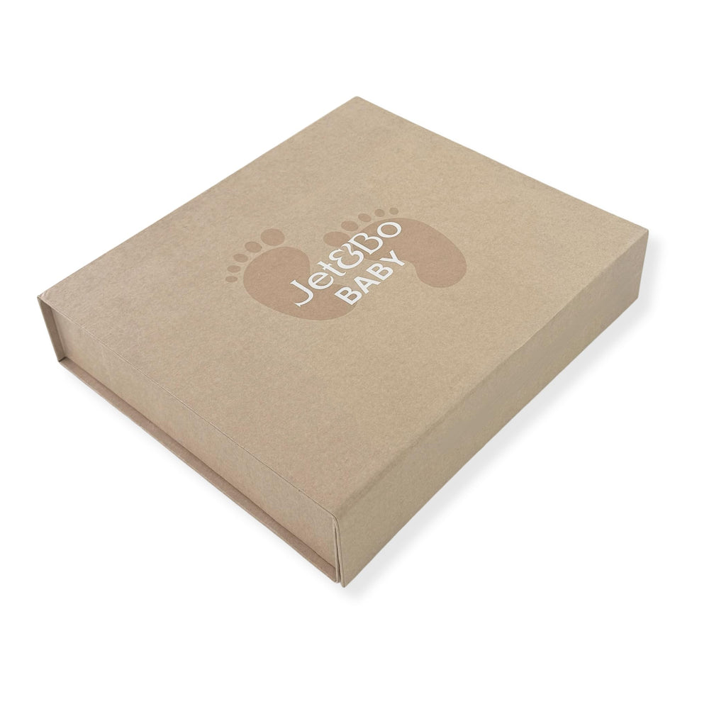 Jet&Bo BABY 32x40 blanket is ideal for cuddles and prams.