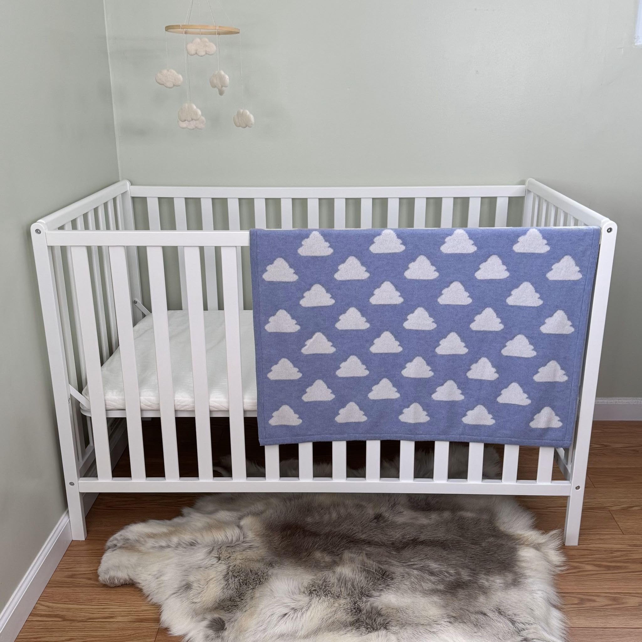 Jet&Bo BABY blanket for tummy time and stroller use.