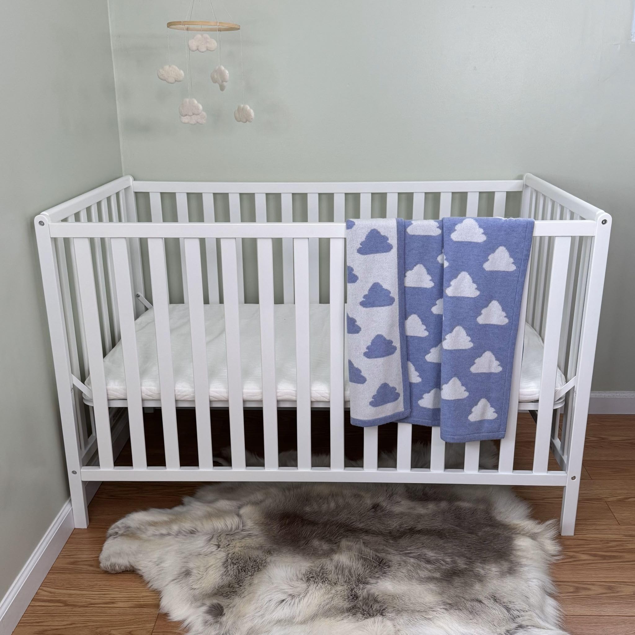 Jet&Bo BABY reversible design offers versatile color options for outfits.