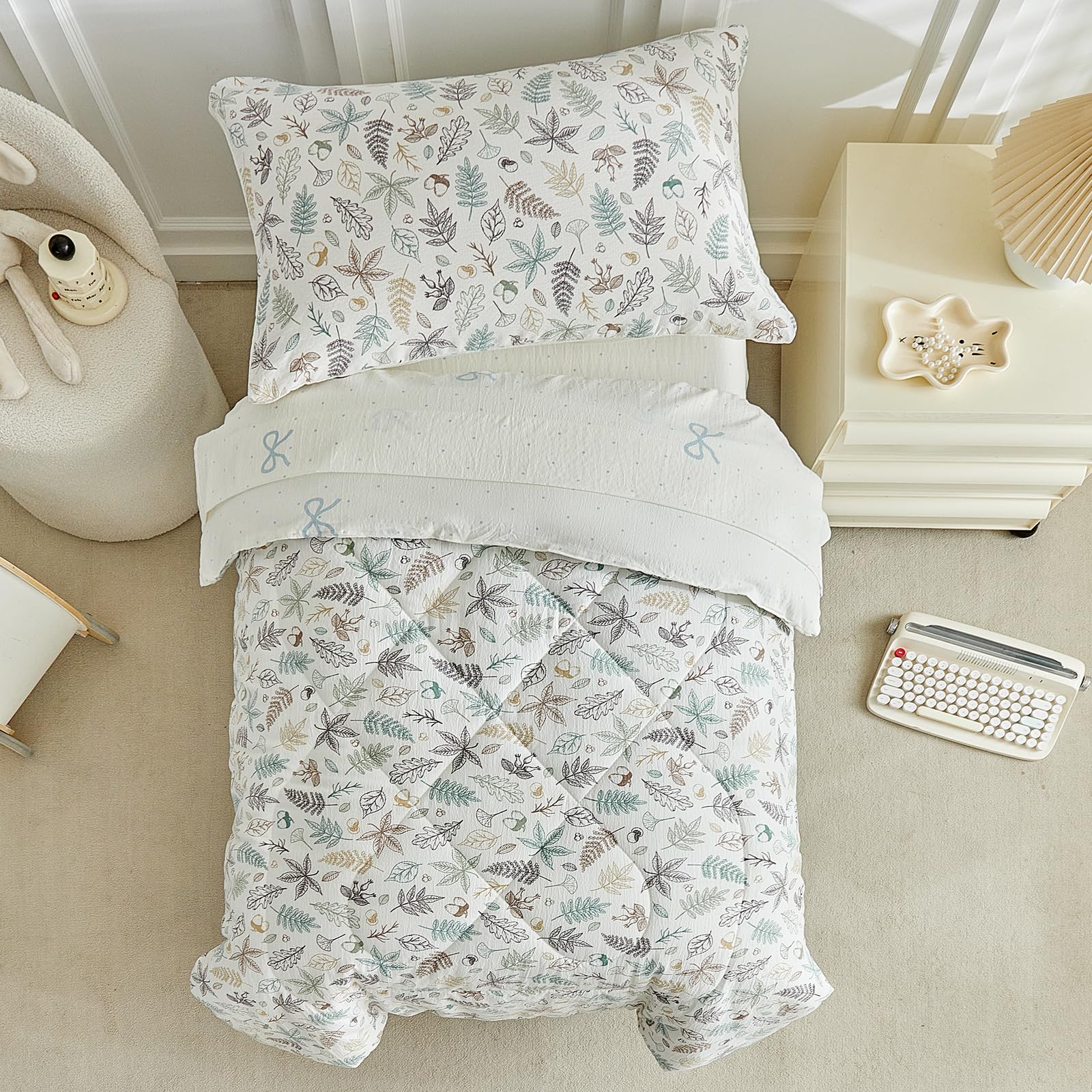 JHCHMX 4-piece packaging enables easy setup in a kid's room