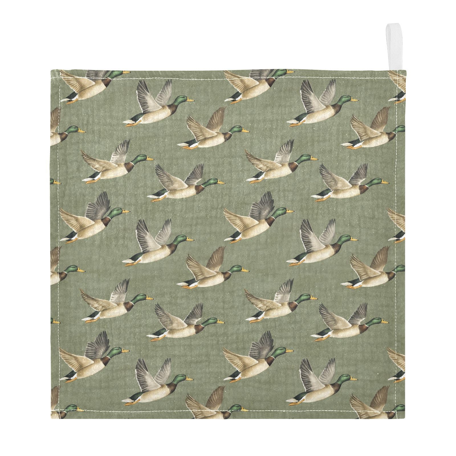 JHKKU Mallard Ducks burp cloth demonstrates versatile use for mealtime and on-the-go cleanups.