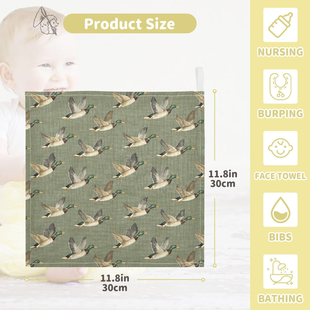 JHKKU Mallard Ducks drool bib folds neatly for quick baby recovery after feeds.