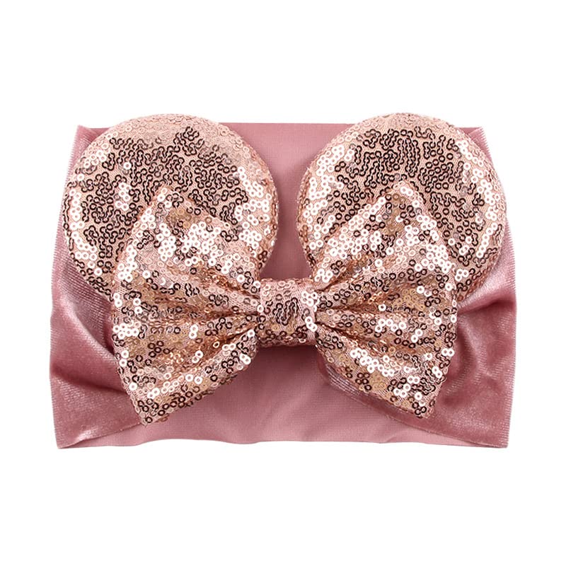 JIAHANG Christmas style adds playful holiday flair to outfits.