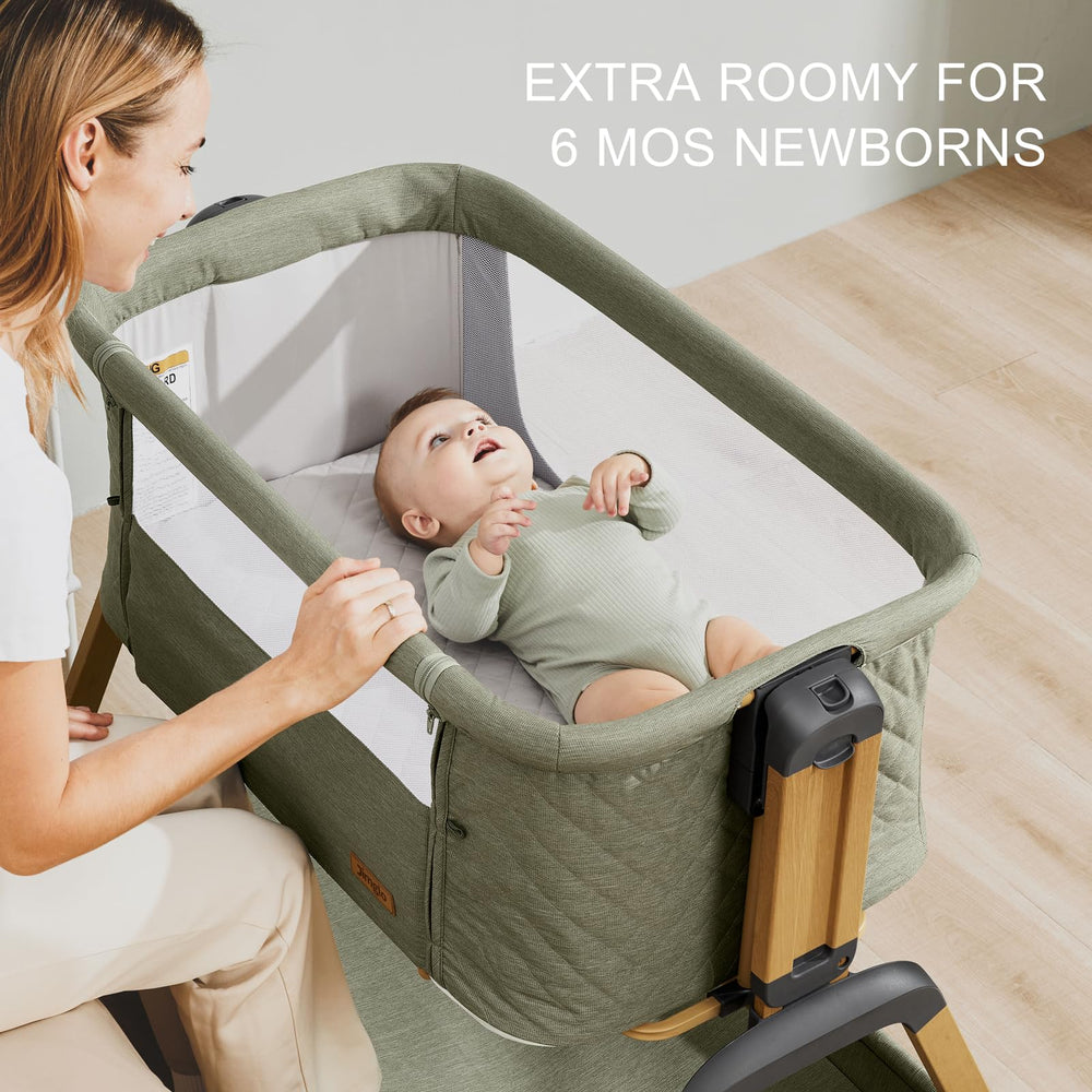 Jimglo removable cover on the bassinet for quick cleaning