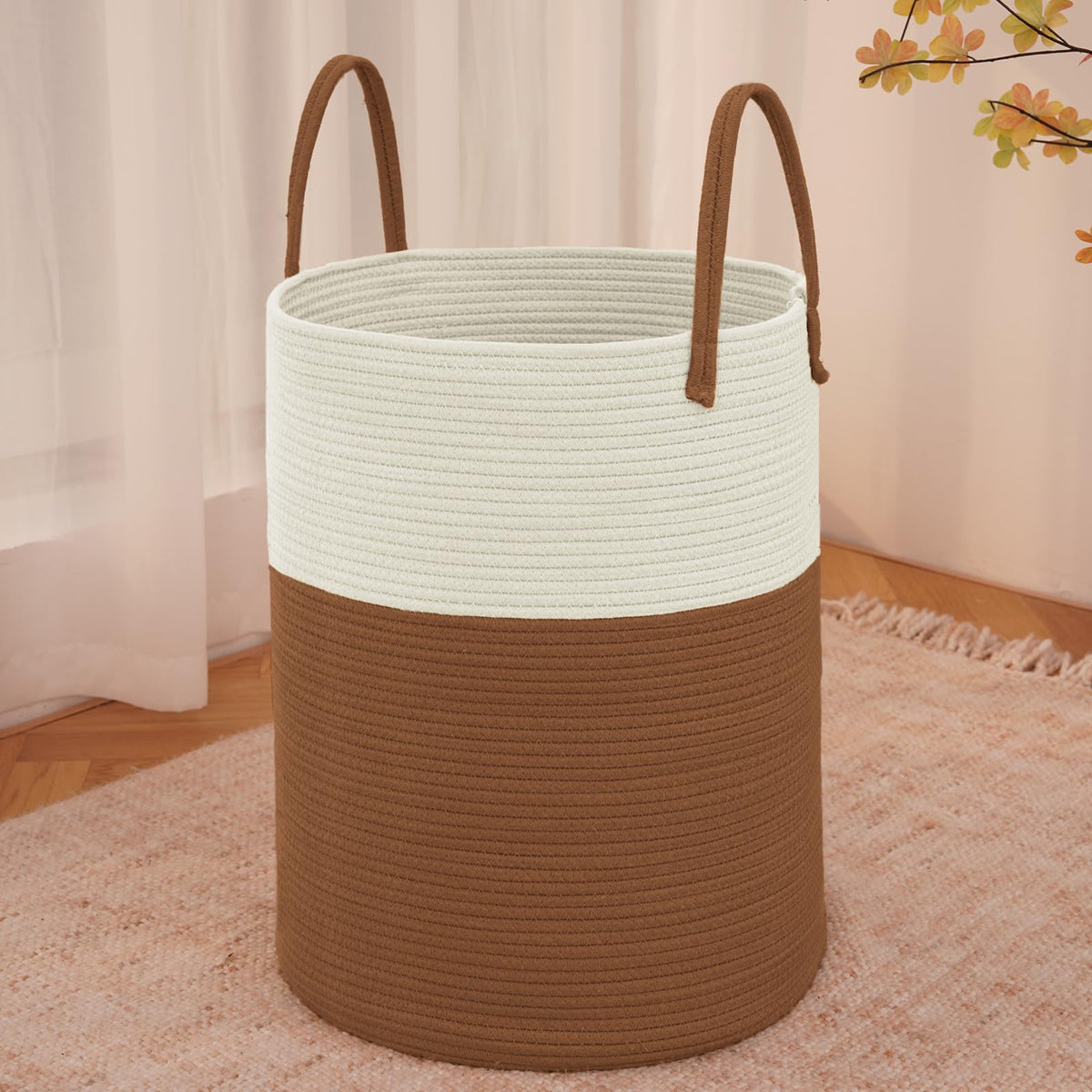 JMvicyroam large woven laundry basket with 100L capacity for blankets.