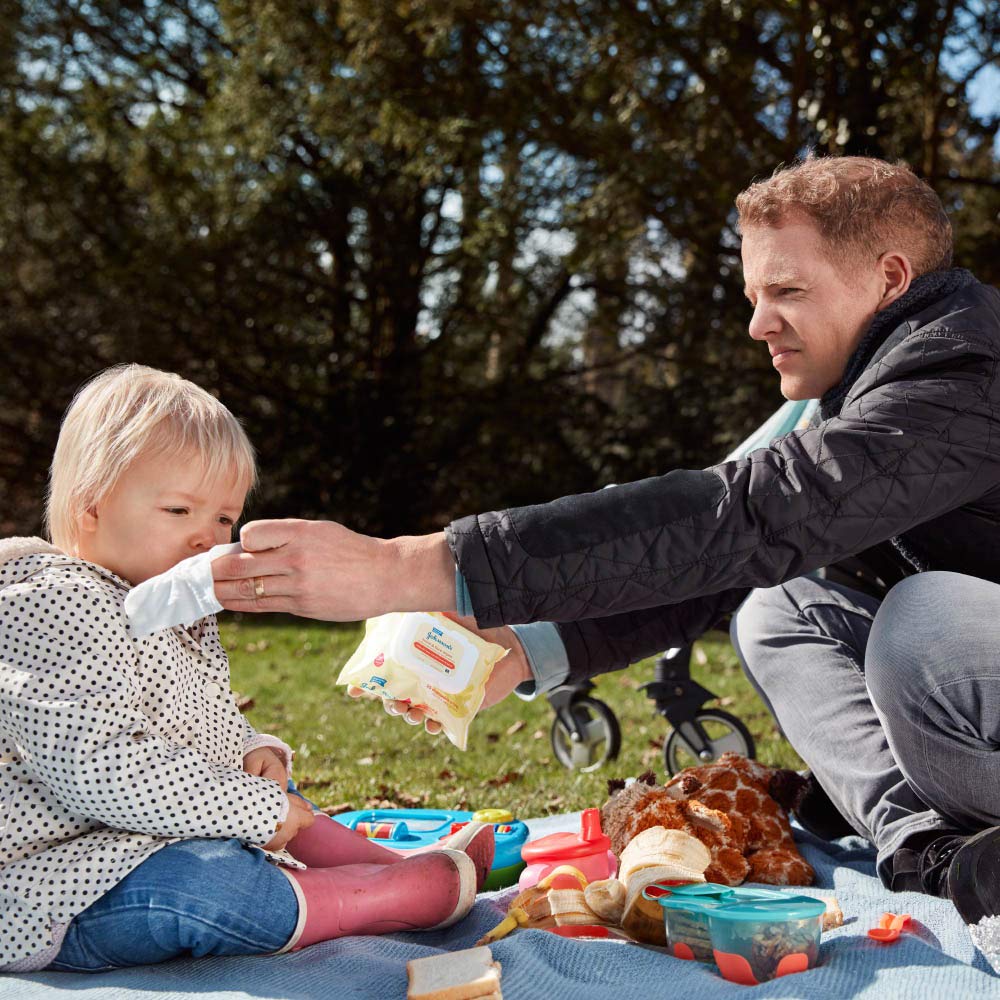 Johnson's Hand and Face Wipes for busy families during outings