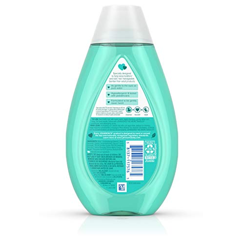 Bath time with Johnson's No More Tangles shampoo and kids tub