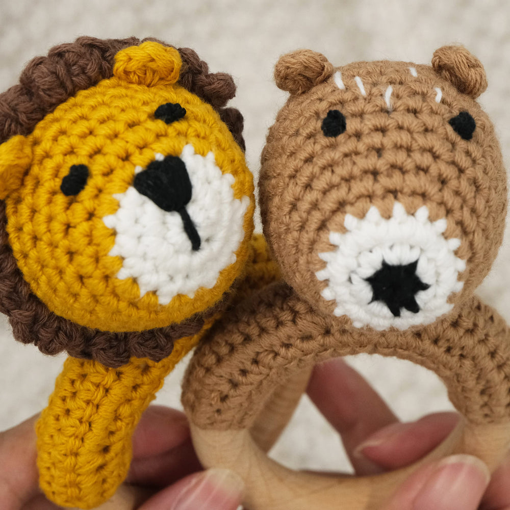 Joliecraft cotton yarn rattle delivers gentle sound for babies exploration