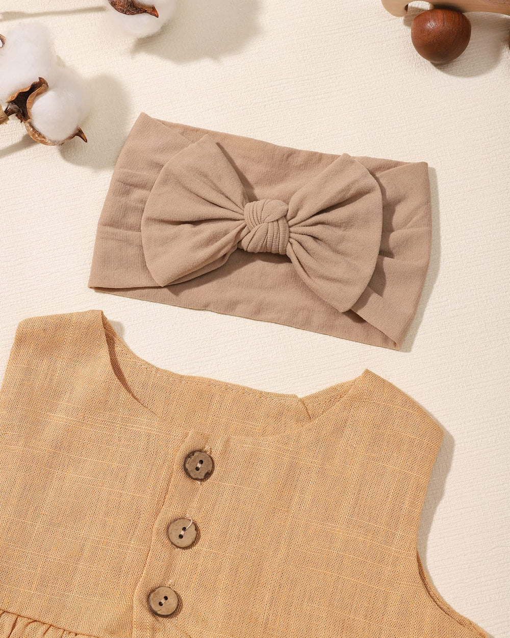 Jollybows gift-pack box presents premium headbands for baby showers and gifts.
