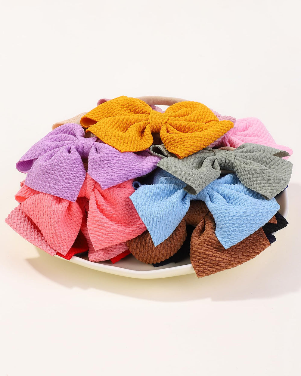 Jollybows gift-ready baby bows set makes a thoughtful present.