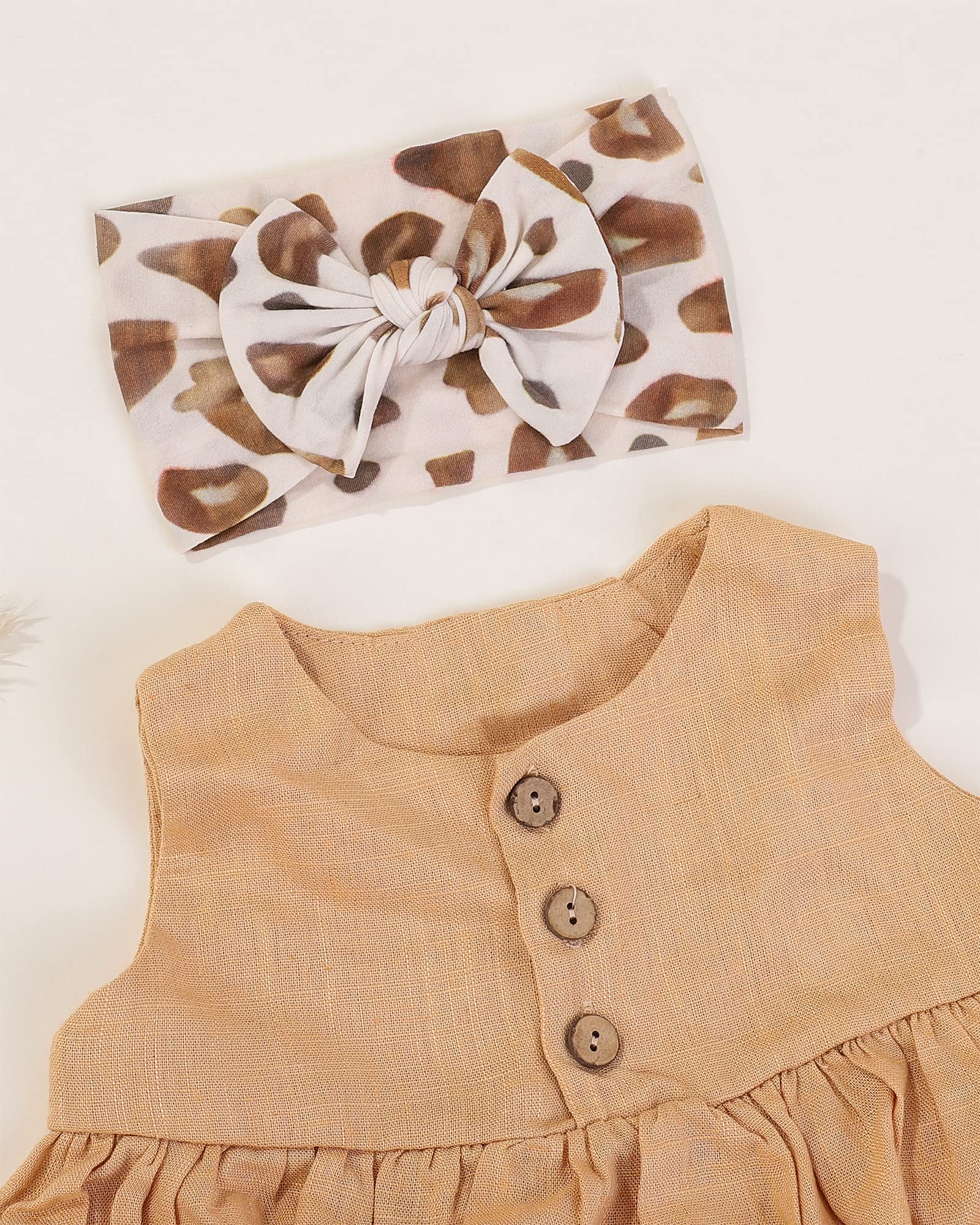Jollybows soft stretchy nylon headband that stays in place without marks.