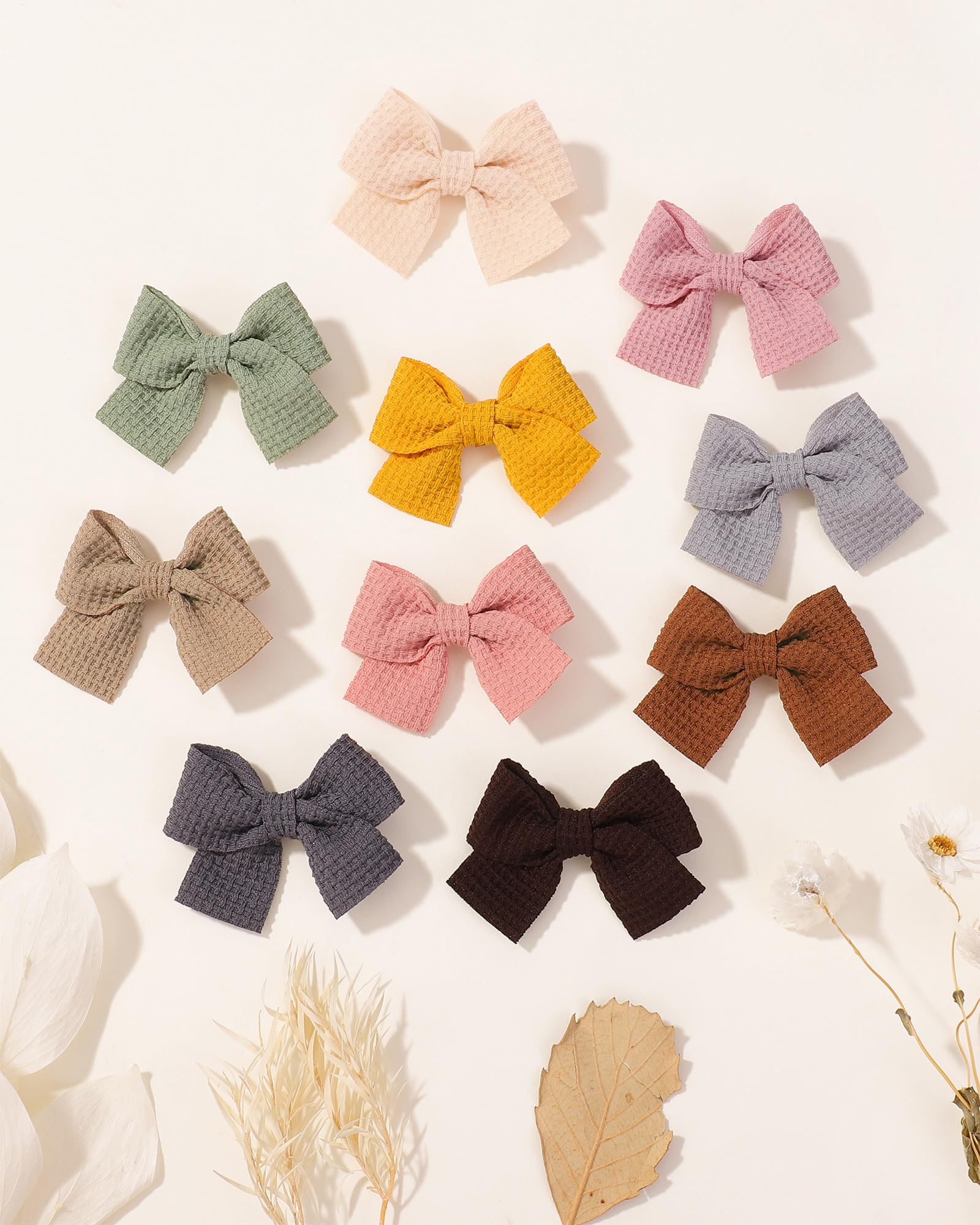Jollybows tiny bow clips complement any daily outfit