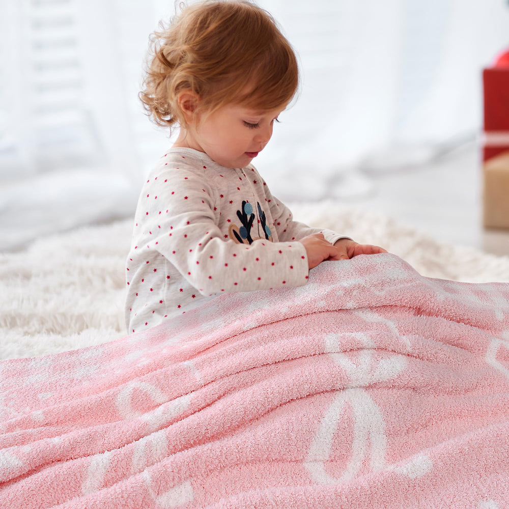 JOOJA machine-washable blanket stays soft after frequent washes.