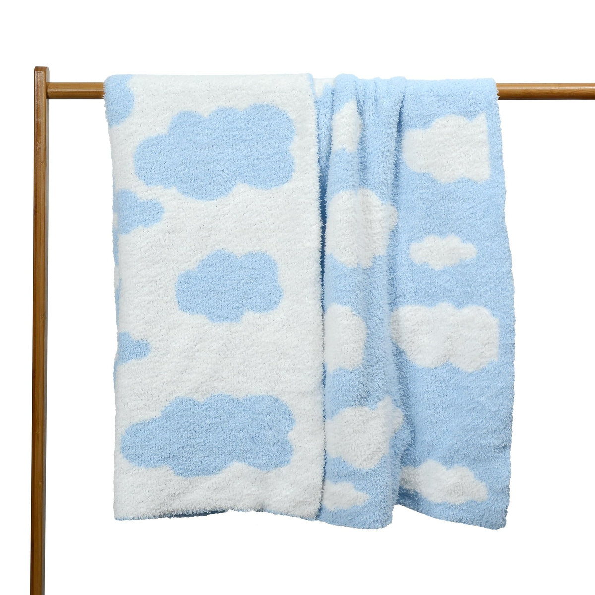 JOOJA soft knitted baby cloud blanket in blue, ideal for newborn swaddling.