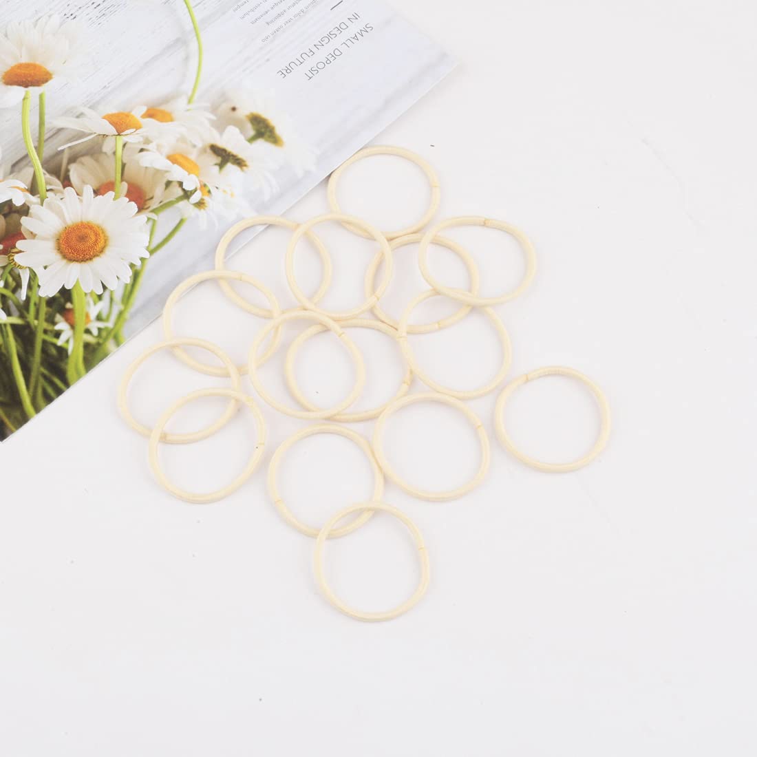 Joyeah small elastic hair band close-up showing soft, snag-free grip.