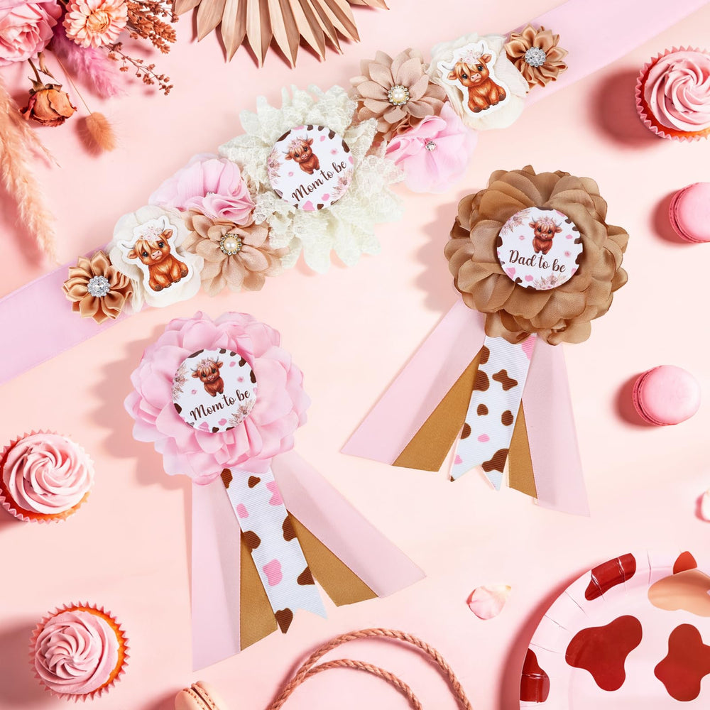 JOYMEMO mom-to-be corsage pin in pink highlights the celebration.