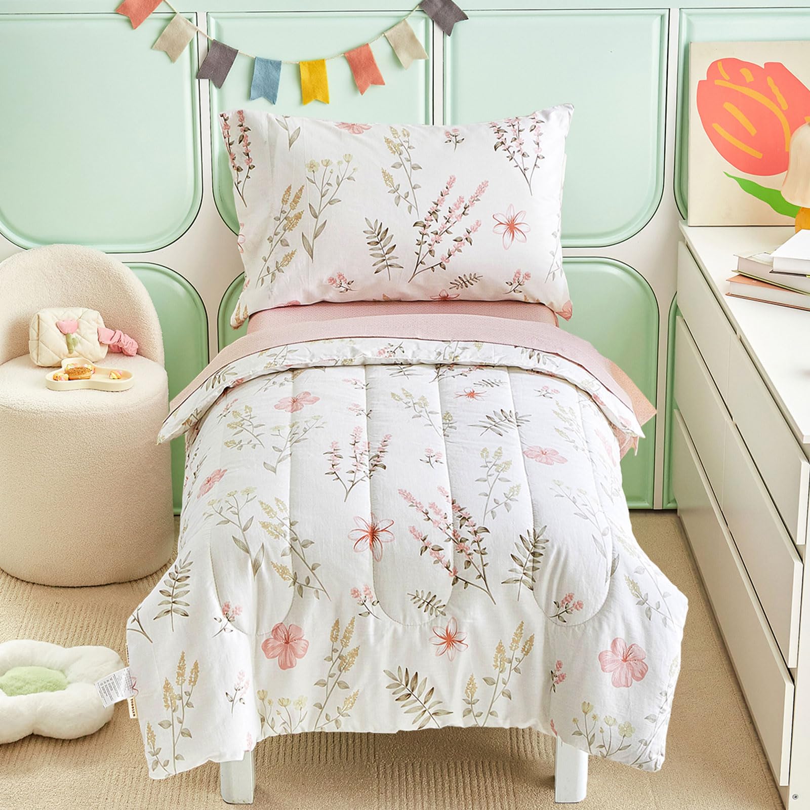 Joyreap toddler bedding set with pink flowers on white, ideal for gentle skin.