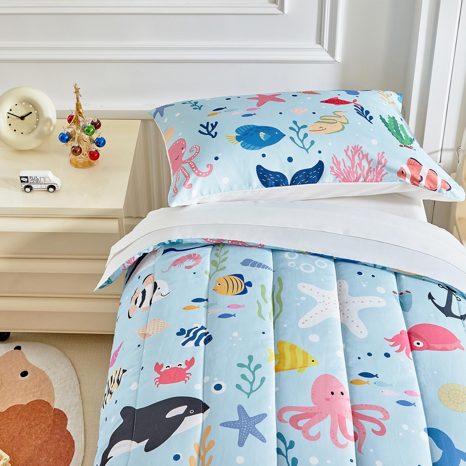 Joyreap ocean-themed bedding pattern with sea life for kid-friendly decor