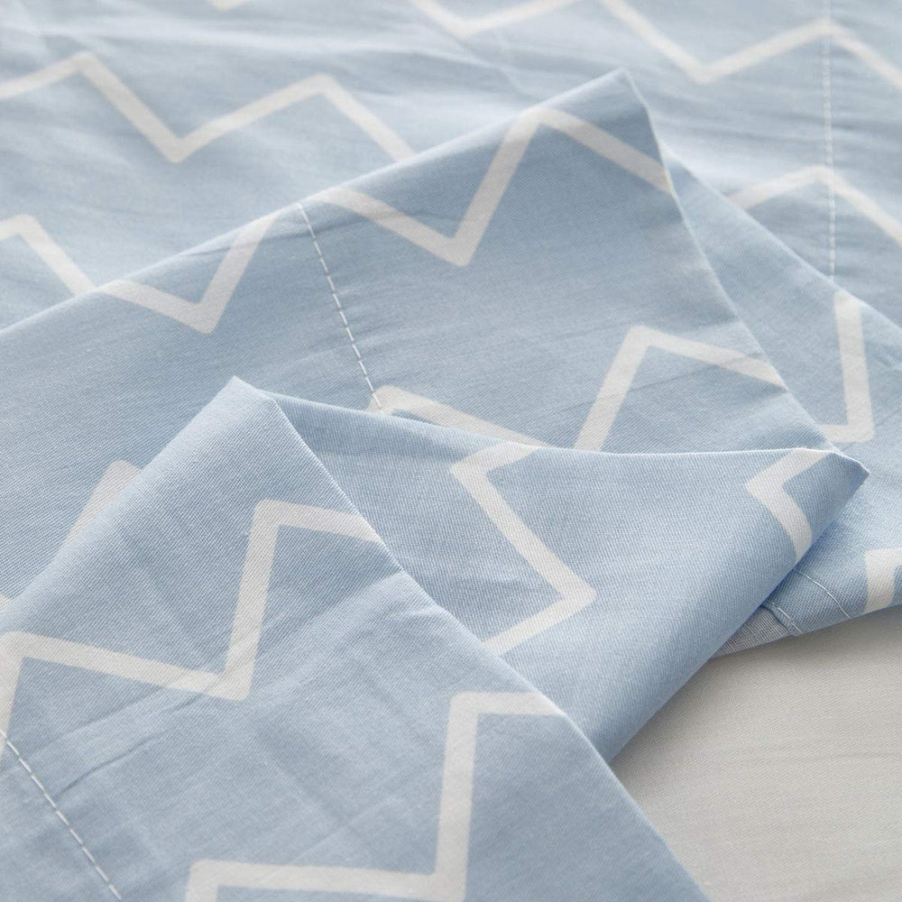 Joyreap ocean-themed bedroom scene showcases cheerful bedtime.