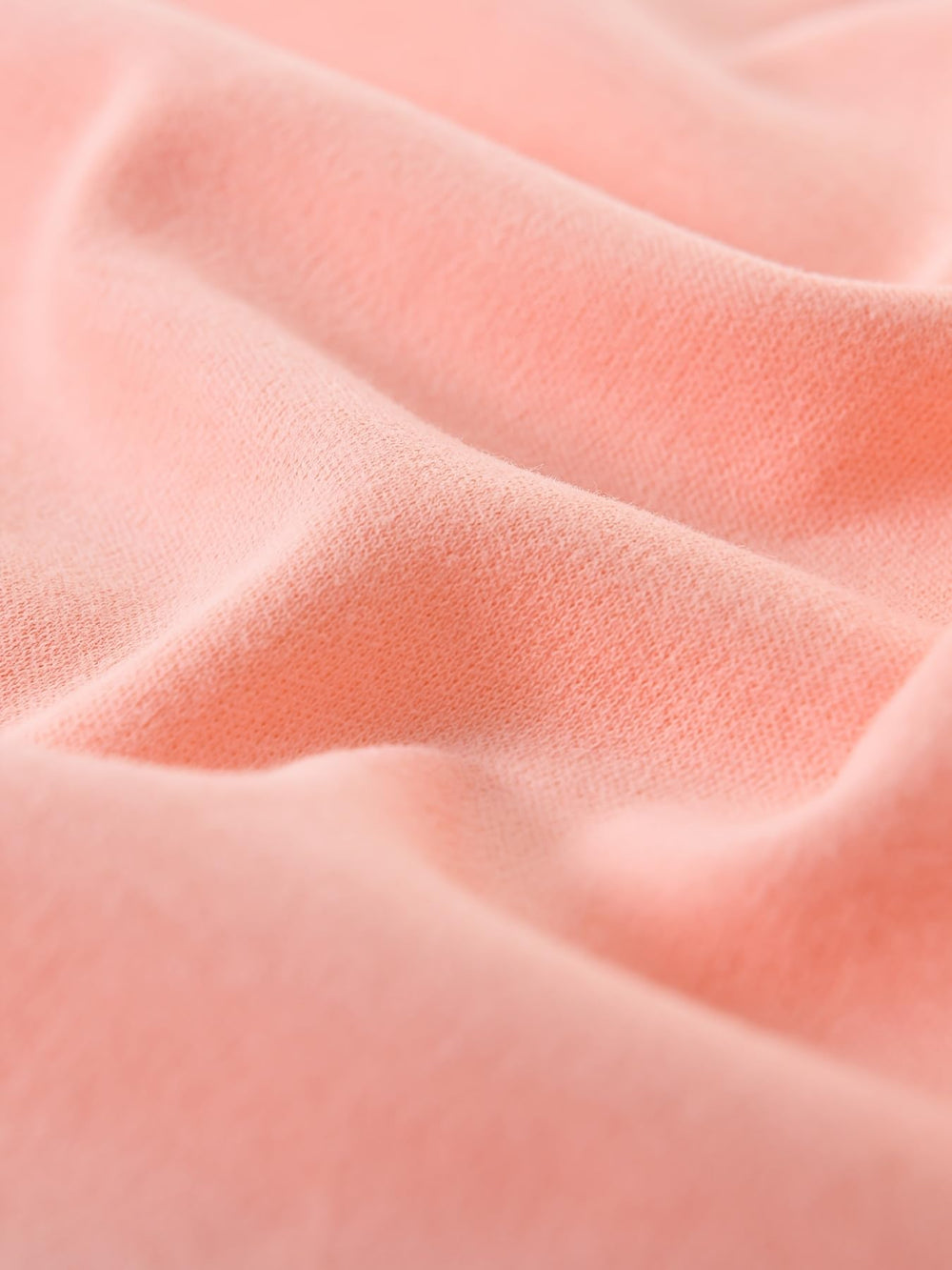 Joyshe machine-washable fabrics simplify care after busy days.