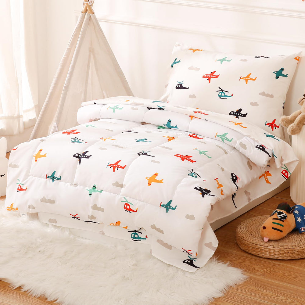 JSD Airplane Toddler Bedding Set astronaut pattern sparks bedtime imagination.