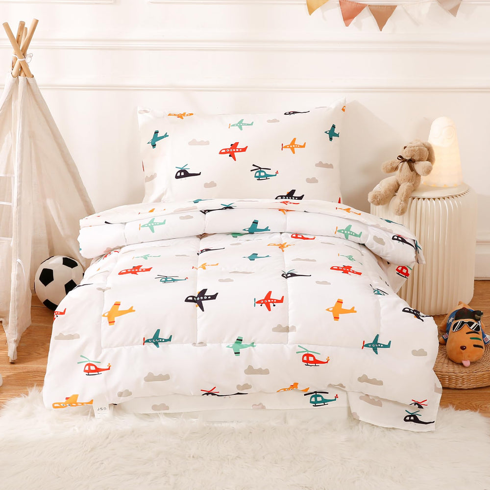 JSD Airplane Toddler Bedding Set quilted comforter for cozy, year-round sleep.