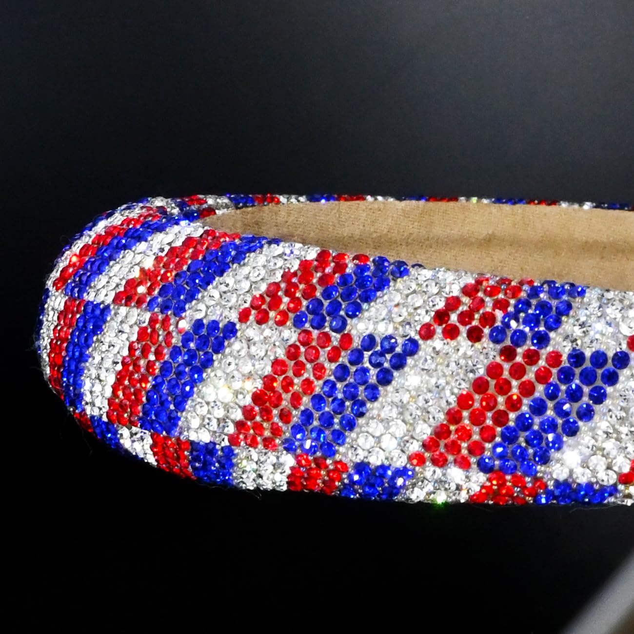 JUCCPUL red white blue rhinestone headband makes a gift for family and friends.