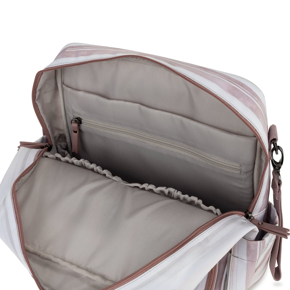 JuJuBe Nature Babe interior organization shows 13 pockets for essentials.