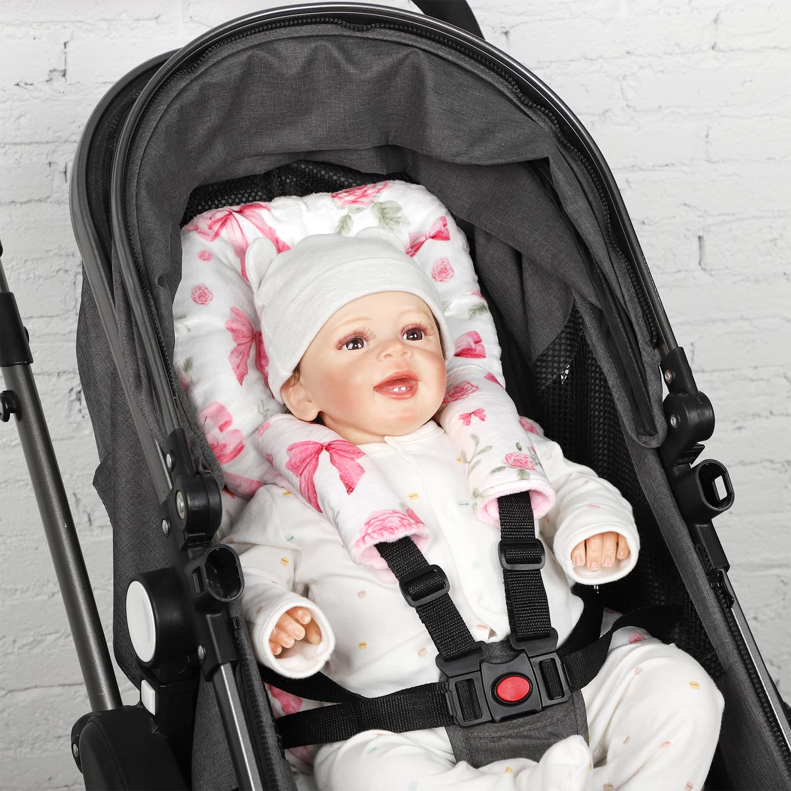 Jundetye 3D back fabric feels soft against baby's skin.