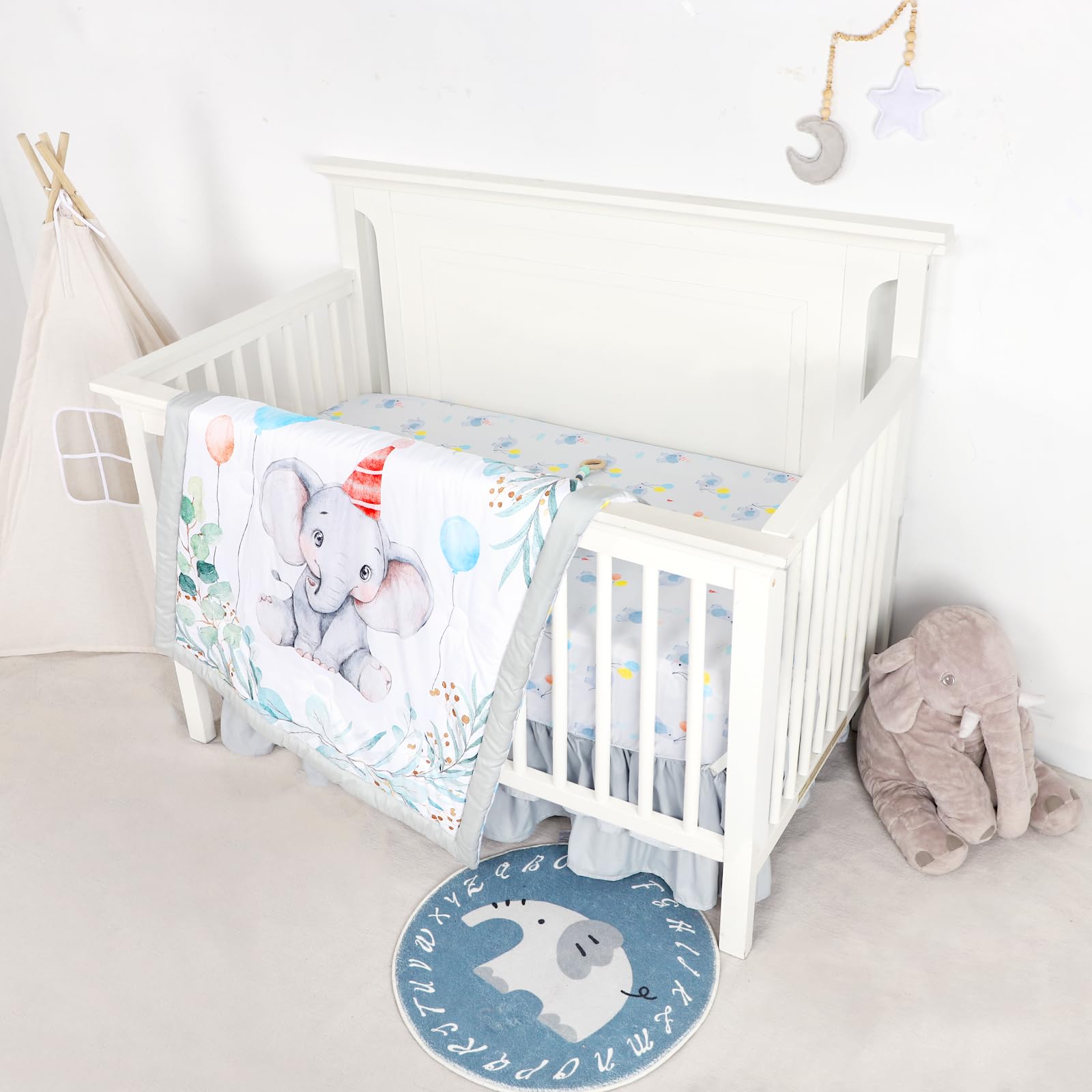 Jundetye fabric close-up shows soft, breathable polyester for baby comfort.
