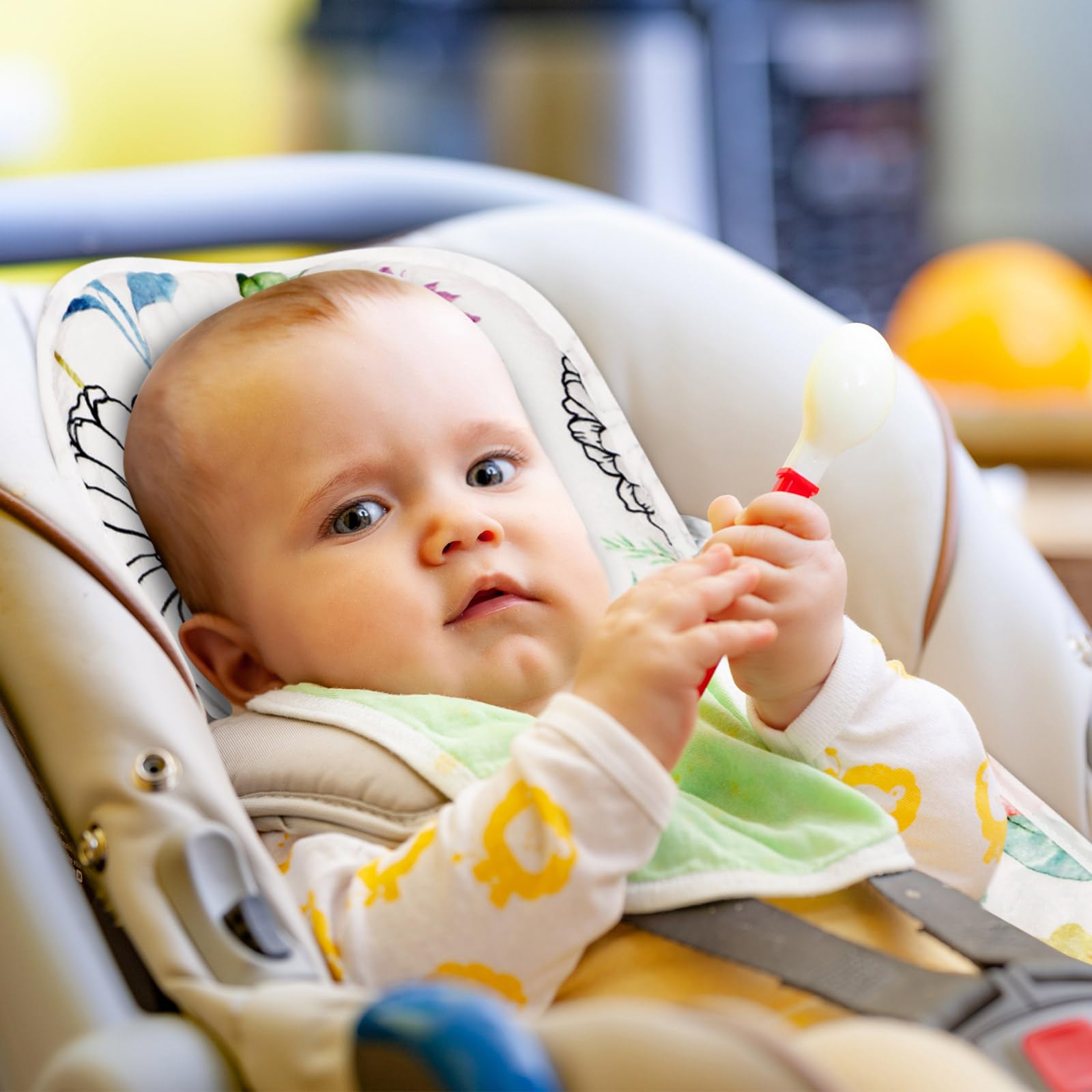 Jundetye infant seat insert makes a thoughtful baby gift.