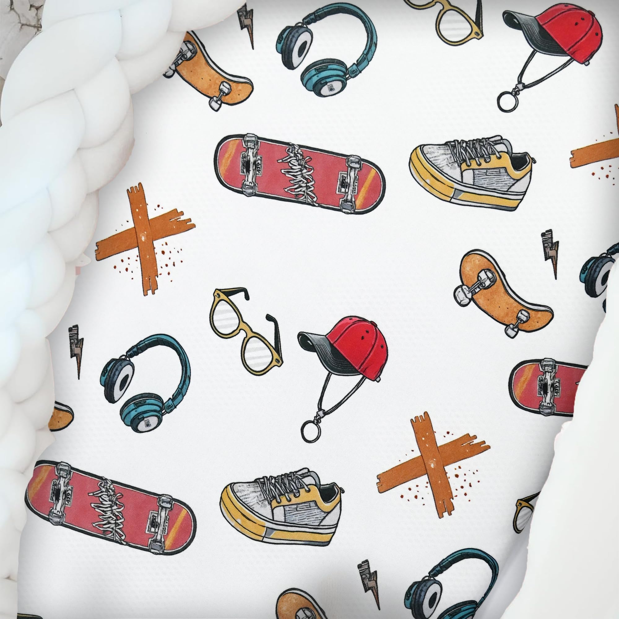 JUNENGCHUANG gender-neutral design complements any nursery